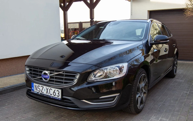 Volvo V60 cena 52900 przebieg: 194777, rok produkcji 2017 z Szczytno małe 46